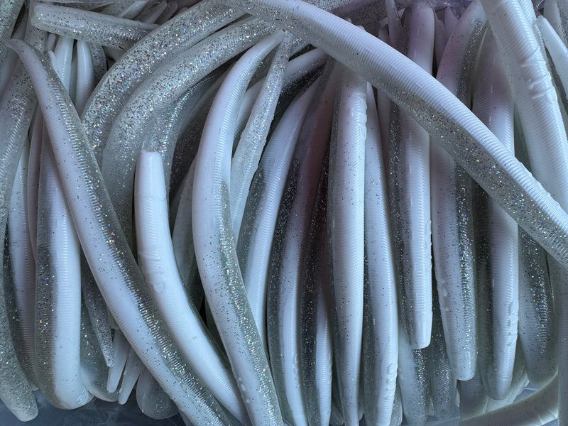 Load image into Gallery viewer, 9&quot; White/Silver Eel - Single Bait
